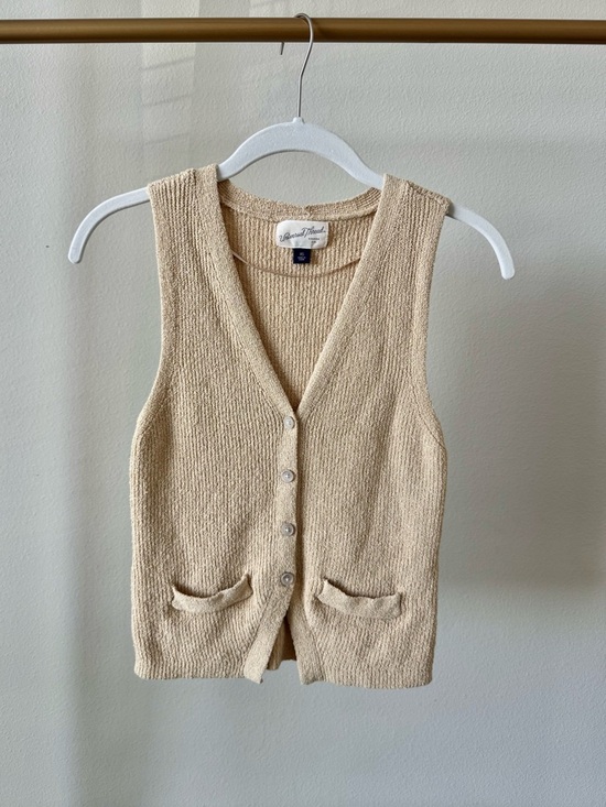 Universal Thread Tops - UNIVERSAL THREAD Button-Front Sweater
Vest